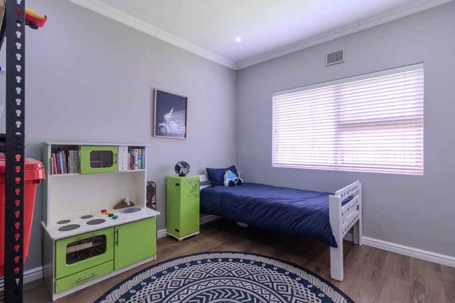 5 Bedroom Property for Sale in Proteaville Western Cape